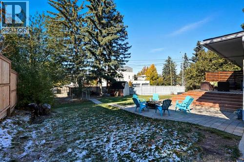 3003 25 Street Sw, Calgary, AB - Outdoor With Backyard