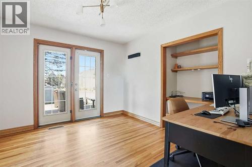 3003 25 Street Sw, Calgary, AB - Indoor Photo Showing Office