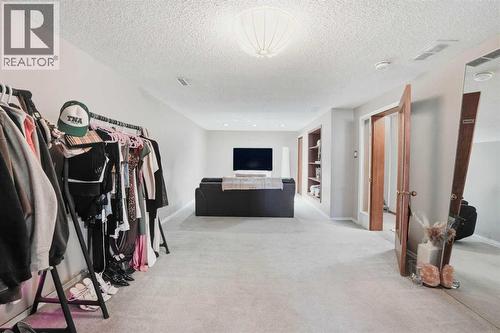 3003 25 Street Sw, Calgary, AB - Indoor Photo Showing Other Room