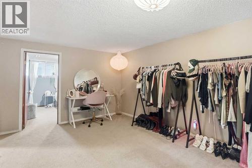 3003 25 Street Sw, Calgary, AB - Indoor