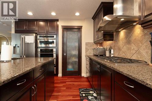 443 Everbrook Way Sw, Calgary, AB - Indoor Photo Showing Kitchen With Upgraded Kitchen