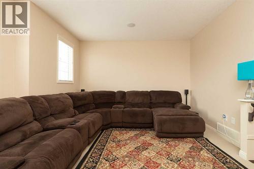 443 Everbrook Way Sw, Calgary, AB - Indoor Photo Showing Living Room