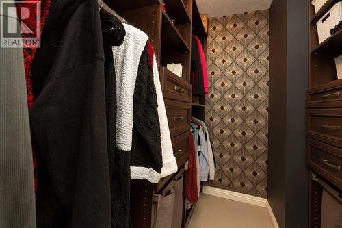 443 Everbrook Way Sw, Calgary, AB - Indoor Photo Showing Other Room