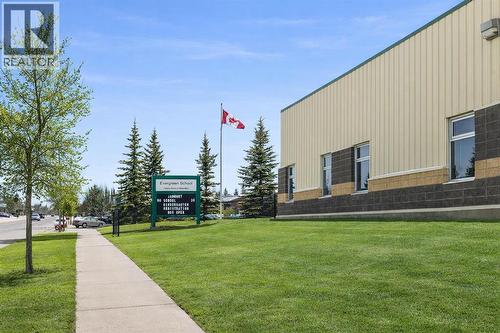 443 Everbrook Way Sw, Calgary, AB - Outdoor