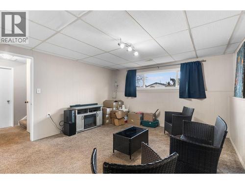 2641 Springfield Road, Kelowna, BC - Indoor