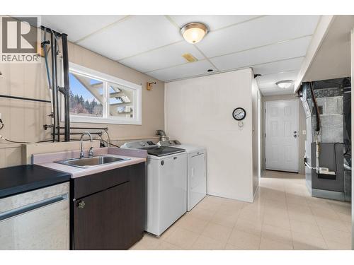 2641 Springfield Road, Kelowna, BC - Indoor