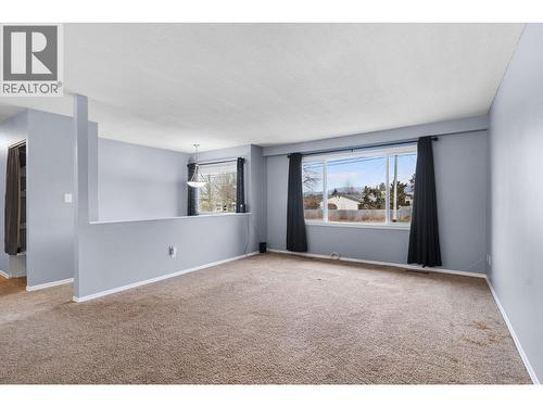 2641 Springfield Road, Kelowna, BC - Indoor