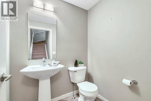 15 Copperpond Close Se, Calgary, AB - Indoor Photo Showing Bathroom