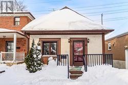 48 EILEEN AVENUE  Toronto, ON M6N 1V4