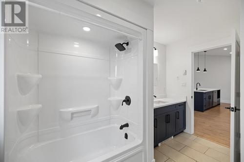 18 Beech Hill Avenue, East Royalty, PE - Indoor Photo Showing Bathroom