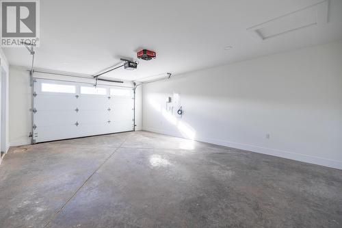 18 Beech Hill Avenue, East Royalty, PE - Indoor Photo Showing Garage