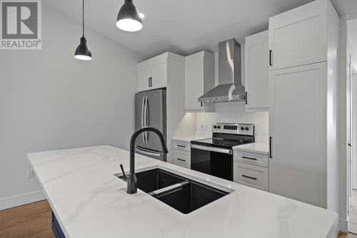 18 Beech Hill Avenue, East Royalty, PE - Indoor Photo Showing Kitchen With Double Sink With Upgraded Kitchen