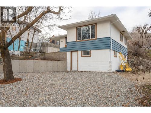 Separate basement entrance - 6470 Hollow Street, Oliver, BC - Outdoor