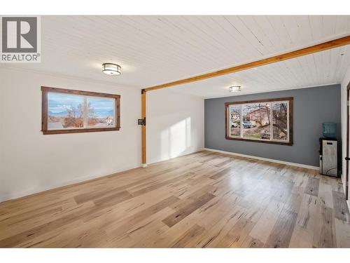 Living room - 6470 Hollow Street, Oliver, BC - Indoor Photo Showing Living Room