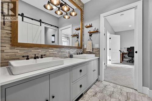 402017 23 Street W, Rural Foothills County, AB - Indoor Photo Showing Bathroom