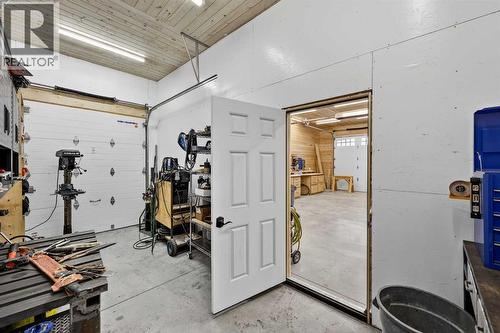 402017 23 Street W, Rural Foothills County, AB - Indoor Photo Showing Garage