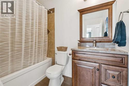14 Glenhill Crescent, Cochrane, AB - Indoor Photo Showing Bathroom