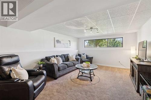 Rec room in basement - 14 Glenhill Crescent, Cochrane, AB - Indoor Photo Showing Living Room