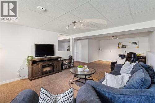 14 Glenhill Crescent, Cochrane, AB - Indoor Photo Showing Other Room