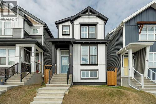 87 Aquila Way NW  Calgary, AB T3R 1Z7