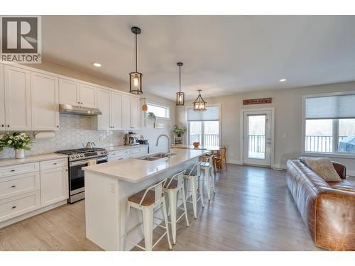 11112 115 Avenue, Fort St. John, BC - Indoor Photo Showing Kitchen With Double Sink With Upgraded Kitchen