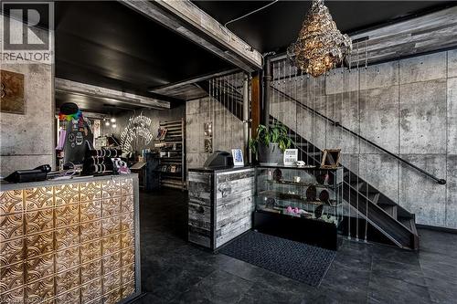 196 Parkdale Avenue, Hamilton, ON 