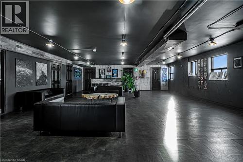 196 Parkdale Avenue, Hamilton, ON 