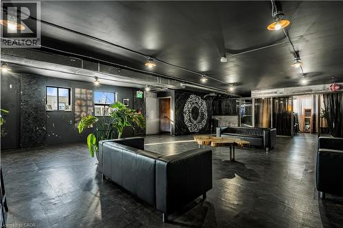 196 Parkdale Avenue, Hamilton, ON 