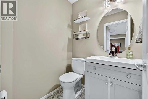 92 Panamount Green Nw, Calgary, AB - Indoor Photo Showing Bathroom