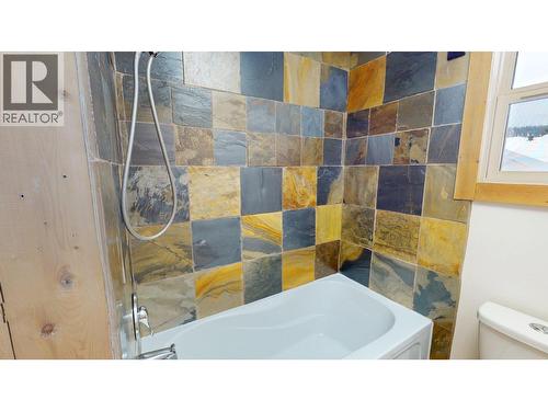 958 Galbraith Drive, Elkford, BC - Indoor Photo Showing Bathroom
