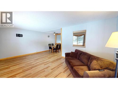 958 Galbraith Drive, Elkford, BC - Indoor Photo Showing Living Room