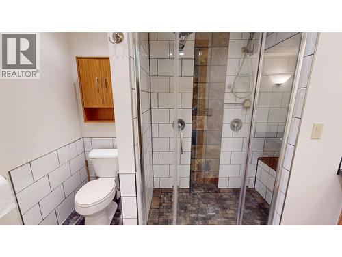 958 Galbraith Drive, Elkford, BC - Indoor Photo Showing Bathroom