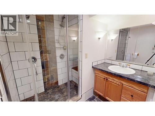 958 Galbraith Drive, Elkford, BC - Indoor Photo Showing Bathroom