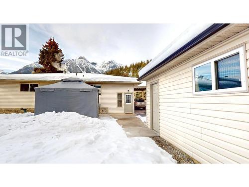 958 Galbraith Drive, Elkford, BC - Outdoor