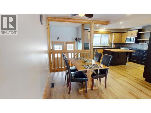 958 Galbraith Drive, Elkford, BC - Indoor Photo Showing Dining Room