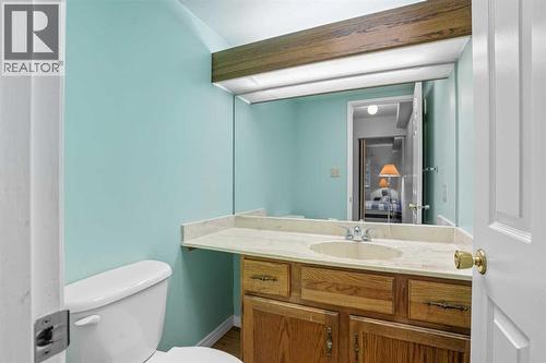 109, 3730 50 Street Nw, Calgary, AB - Indoor Photo Showing Bathroom