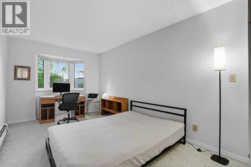 109, 3730 50 Street Nw, Calgary, AB - Indoor Photo Showing Bedroom