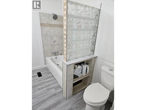 7064 Adam Drive, Prince George, BC - Indoor Photo Showing Bathroom