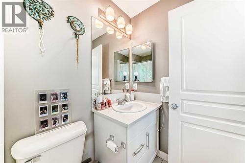 105 Mckenzie Towne Square Se, Calgary, AB - Indoor Photo Showing Bathroom