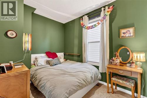 1004 20 Avenue Se, Calgary, AB - Indoor Photo Showing Bedroom