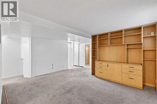 1004 20 Avenue Se, Calgary, AB - Indoor Photo Showing Other Room