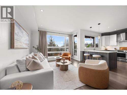 1818 Peak Point Court Unit# 16, West Kelowna, BC - Indoor Photo Showing Living Room