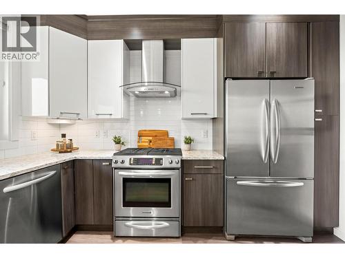 1818 Peak Point Court Unit# 16, West Kelowna, BC - Indoor Photo Showing Kitchen With Upgraded Kitchen