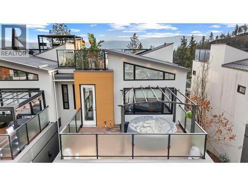 Bathroom between primary and second bedroom - 1818 Peak Point Court Unit# 16, West Kelowna, BC - Indoor Photo Showing Bathroom