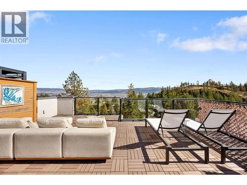 1818 Peak Point Court Unit# 16, West Kelowna, BC - Indoor Photo Showing Laundry Room
