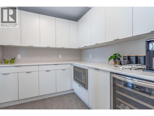 1648 Fawn Run Drive, Kelowna, BC - Indoor Photo Showing Kitchen