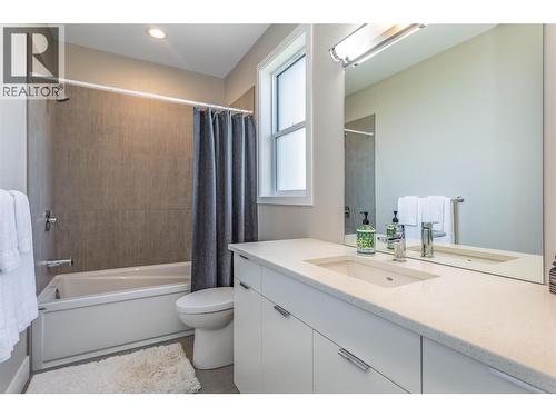 1648 Fawn Run Drive, Kelowna, BC - Indoor Photo Showing Bathroom
