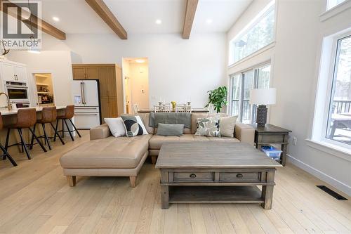 57-704010 64 Range Road, Rural Grande Prairie No. 1, County Of, AB - Indoor Photo Showing Living Room