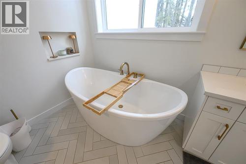 57-704010 64 Range Road, Rural Grande Prairie No. 1, County Of, AB - Indoor Photo Showing Bathroom