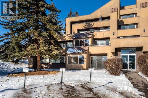 1, 101 Village Heights Sw, Calgary, AB - Outdoor